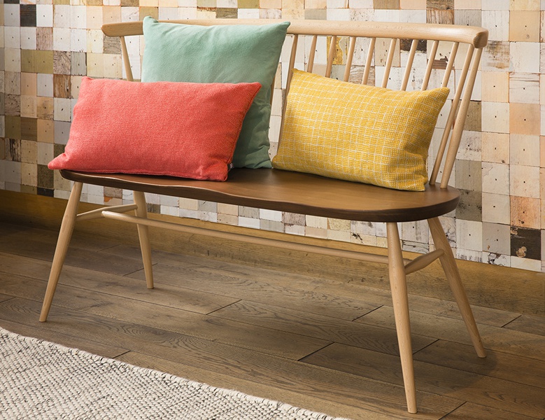 ercol-loveseat-walnut_02