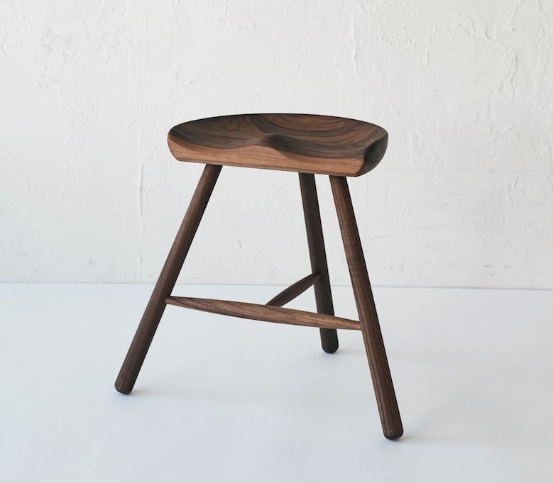 ACTUS_SHOE-MAKER-STOOL_WALNUT-MODEL_02