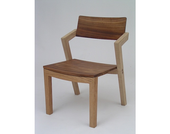 小泉誠　作　　座椅子 U chair / Design : 小泉 誠 ［W490 D520 H720 SH415 (mm)］ 背